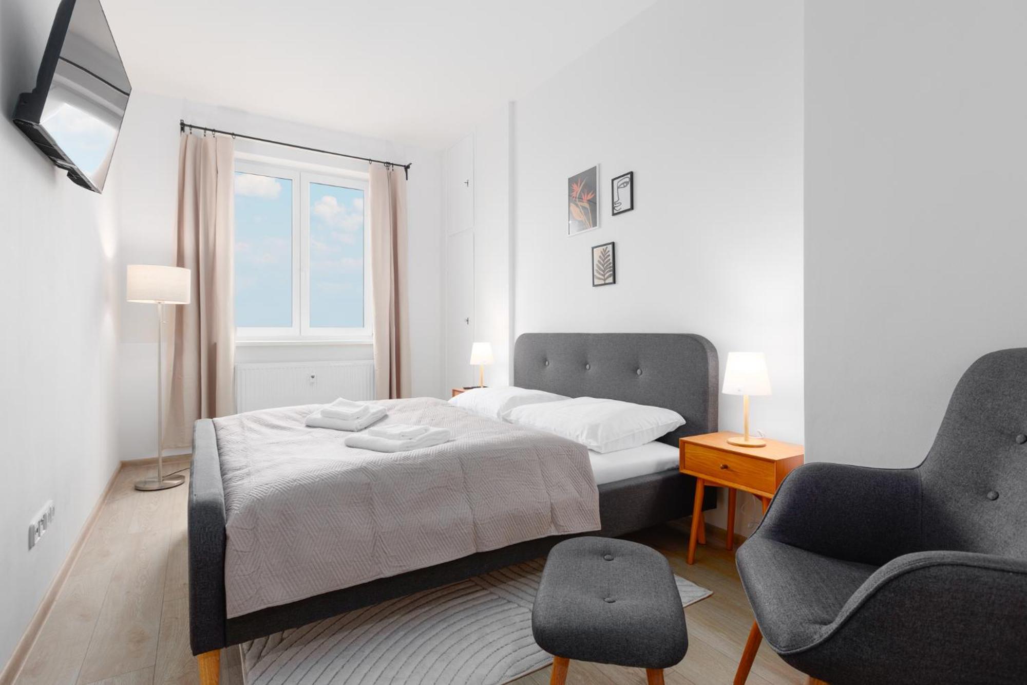 2 Bedrooms With Kitchen Near The Subway Lejlighed