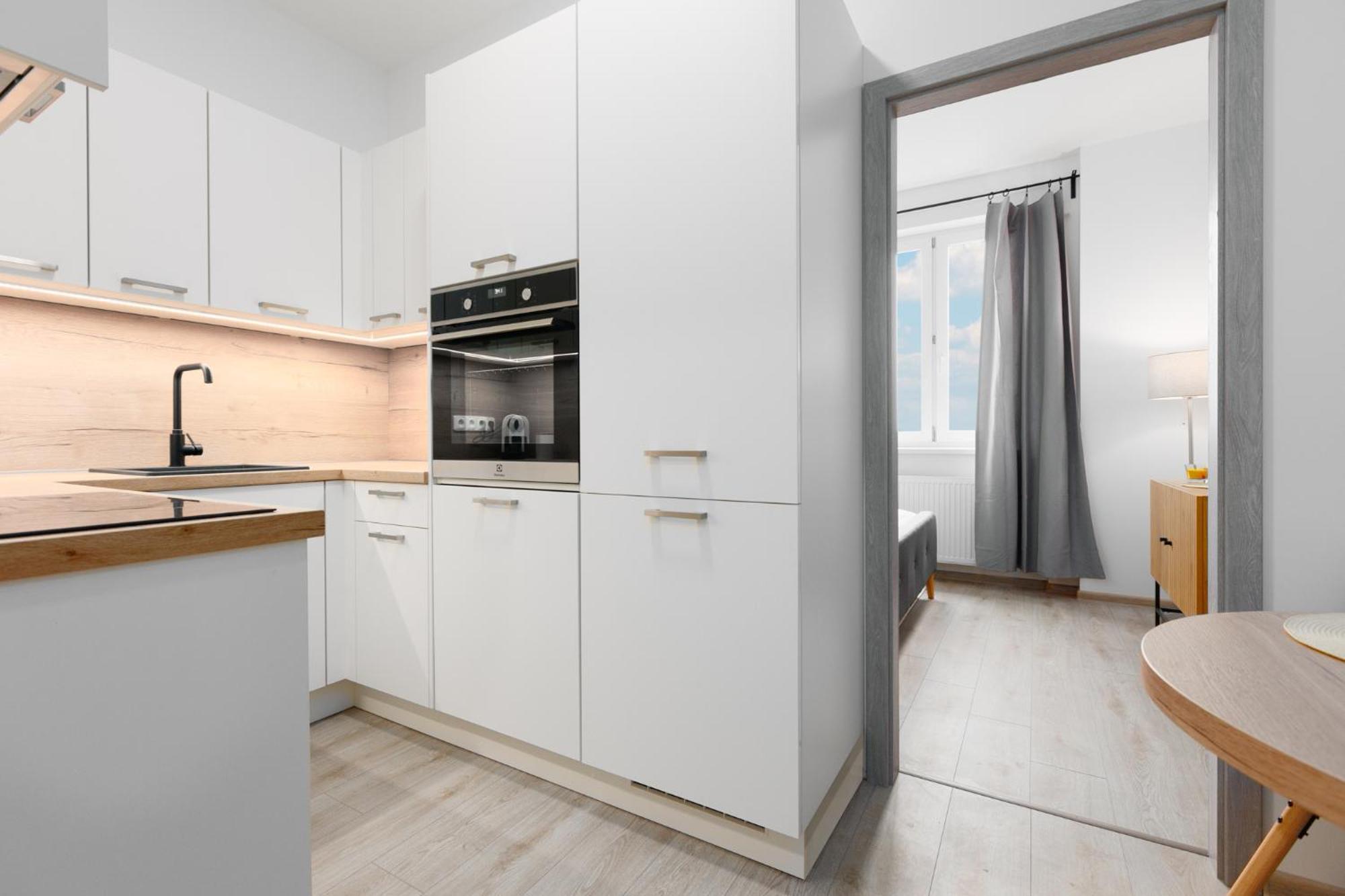 2 Bedrooms With Kitchen Near The Subway Lejlighed Prag